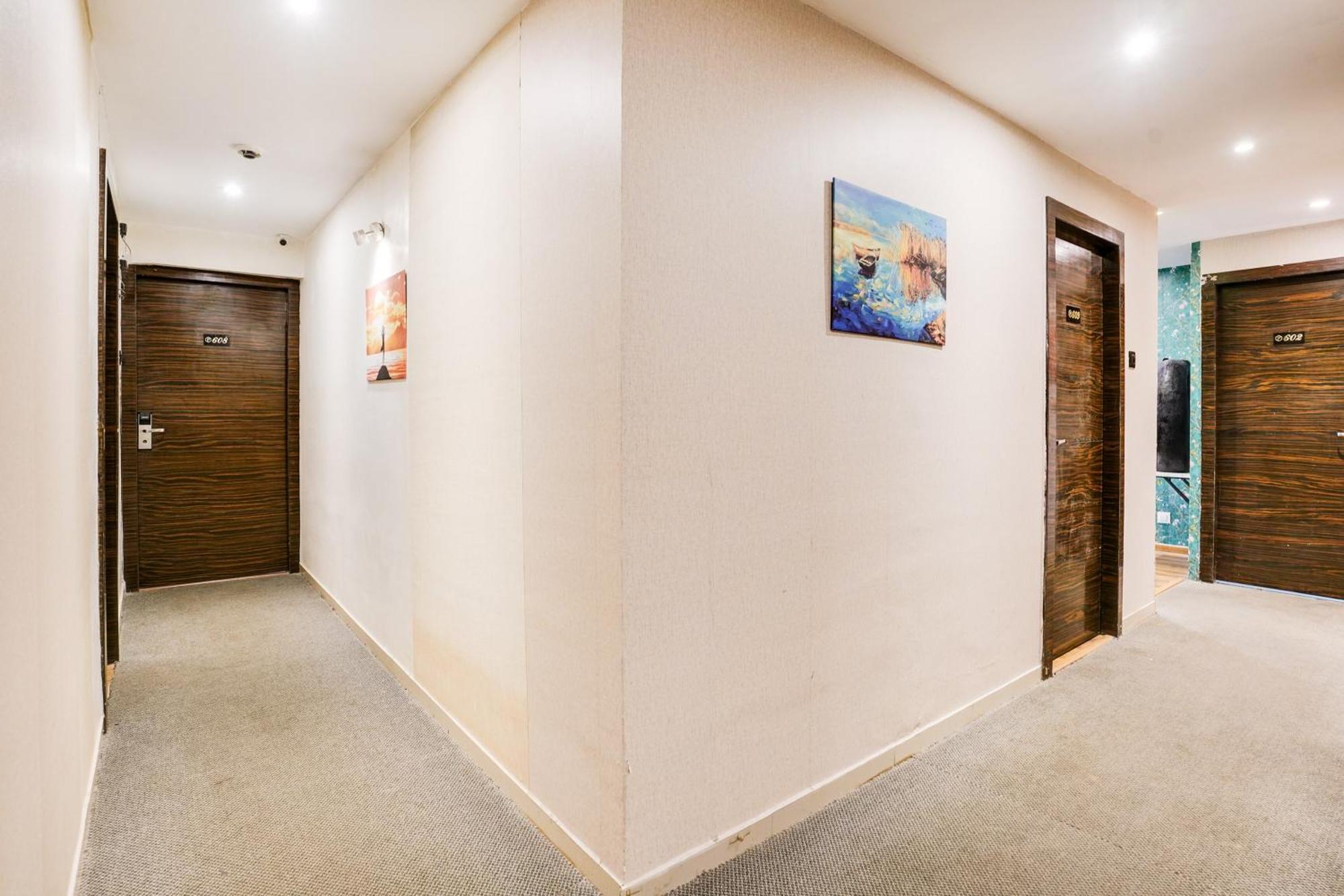 Super Collection O Andheri Near Western Express Highway ムンバイ エクステリア 写真